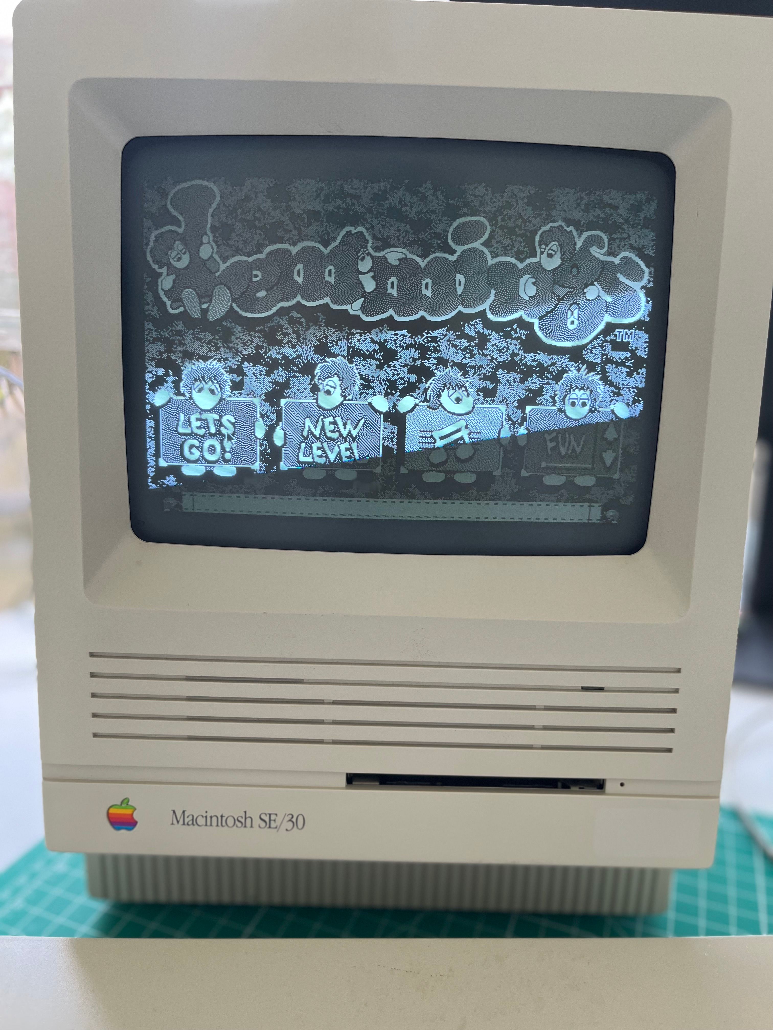 買っ Macintosh se/30 - ディスプレイ・モニター